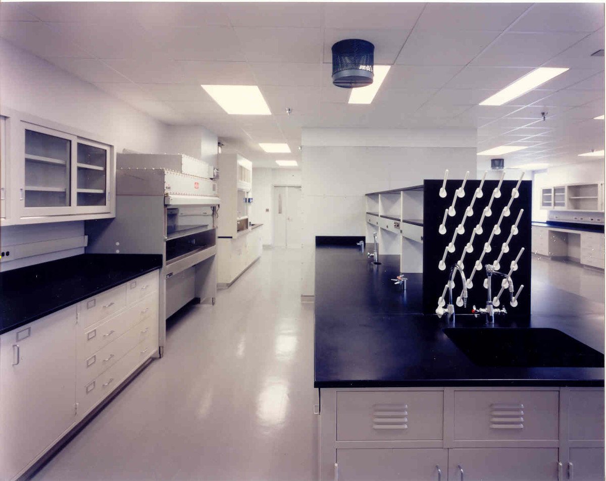 Biotechnical Center Lab Lab Space, Counters
