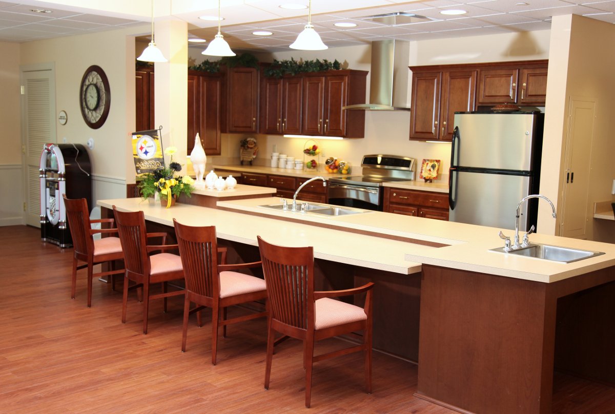 OVGH Kitchen Counter, Barstools